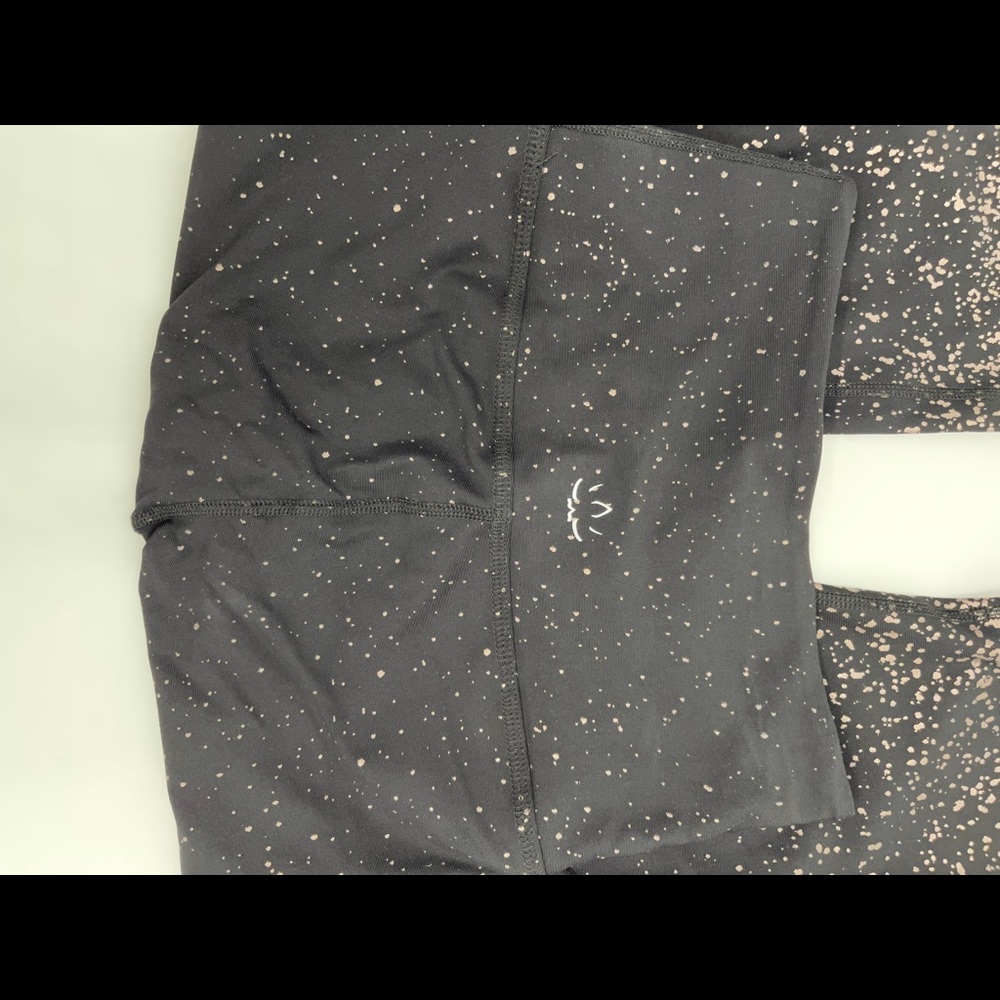 Beyond Yoga Black And Rose Gold Ombr Leggings Xs View 4